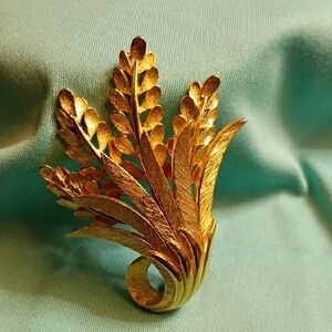 Vintage Gold Leaf Brooch